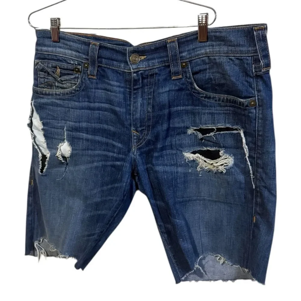 True Religion Geno Distressed Denim Shorts 36 Raw Hem Horseshoe Flap Pockets